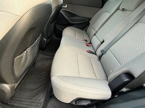 Used 2018 Hyundai Santa Fe Sport image 11