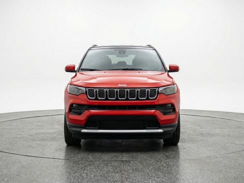 Used 2025 Jeep Compass Limited AWD/4WD image 2