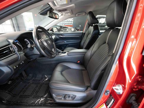 Used 2024 Toyota Camry SE w/ Convenience Package FWD image 9