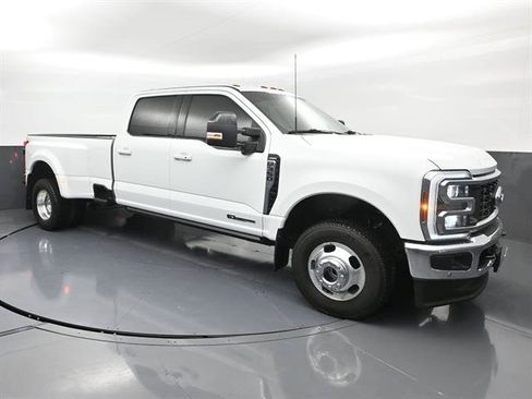 Used 2025 Ford F350 Lariat w/ Lariat Ultimate Package AWD/4WD image 2