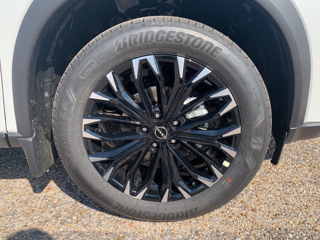 New 2026 Nissan Rogue Dark Armor FWD image 8