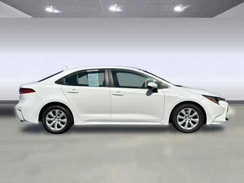 Used 2024 Toyota Corolla LE FWD image 8