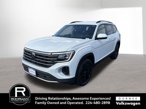 Used 2024 Volkswagen Atlas SE w/ Black Wheel Package AWD/4WD image 1