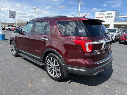 Used 2019 Ford Explorer Platinum AWD/4WD image 3