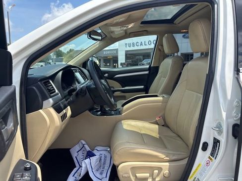 Used 2015 Toyota Highlander XLE FWD image 8