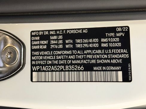 Certified 2023 Porsche Macan S AWD/4WD image 27
