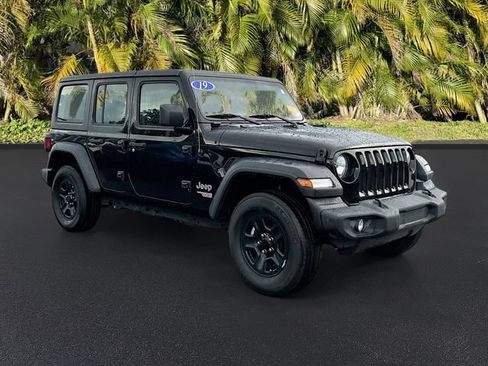 Used 2019 Jeep Wrangler Unlimited Sport AWD/4WD image 2