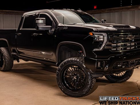 Used 2024 Chevrolet Silverado 2500 High Country w/ High Country Premium Package image 1