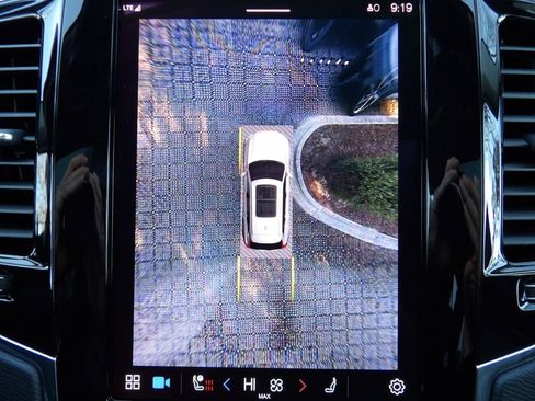 Certified 2023 Volvo XC90 B6 Plus w/ Protection Package image 24