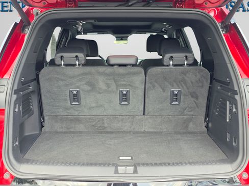 Used 2024 Chevrolet Traverse RS w/ LPO, Floor Liner Package AWD/4WD image 13