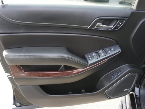 Used 2019 GMC Yukon SLT image 17