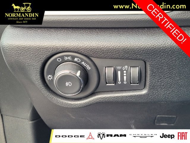 Certified 2025 Chrysler Pacifica Select FWD image 13