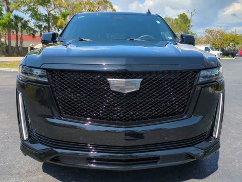 Used 2024 Cadillac Escalade ESV Sport Platinum w/ LPO, ONYX Package AWD/4WD image 9