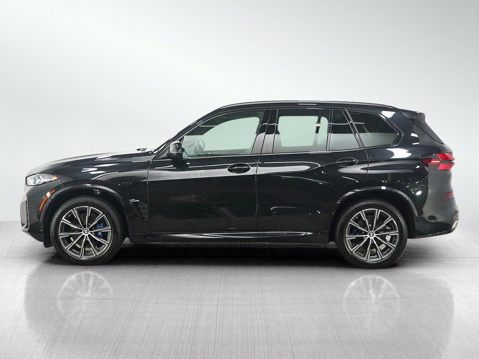 Used 2024 BMW X5 xDrive40i AWD/4WD image 2