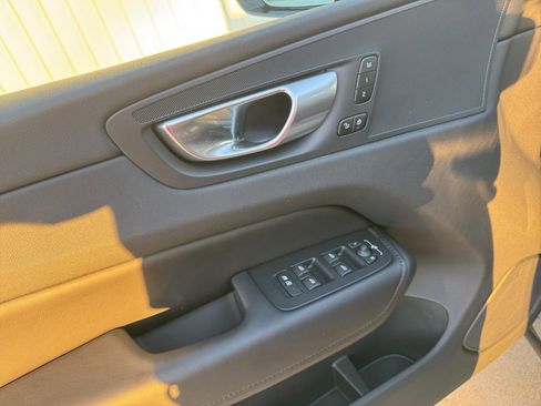 Certified 2024 Volvo XC60 B5 Plus w/ Climate Package image 32