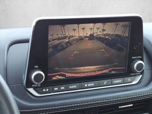 Used 2023 Nissan Rogue SV w/ SV Premium B Package image 13