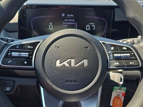 Used 2024 Kia Seltos LX AWD/4WD image 16