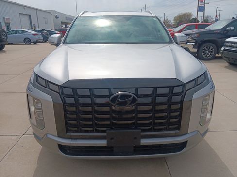 Used 2024 Hyundai Palisade Limited image 2
