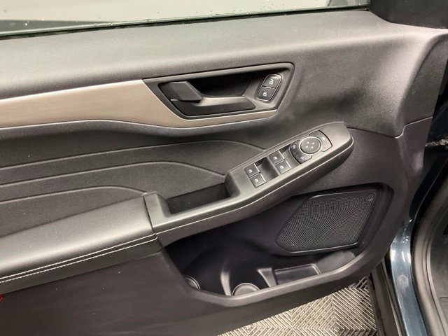 Used 2022 Ford Escape SE w/ SE Sport Appearance Package AWD/4WD image 15