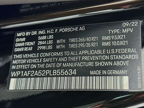 Used 2023 Porsche Macan GTS w/ Premium Package Plus AWD/4WD image 36