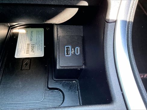 Used 2022 Ford Edge ST w/ Equipment Group 401A image 27