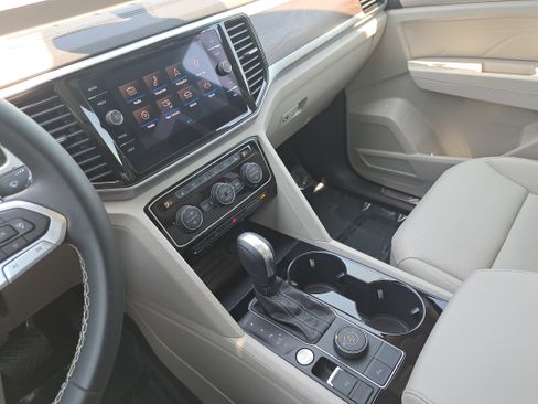 Certified 2023 Volkswagen Atlas SE w/ Panoramic Sunroof Package AWD/4WD image 26