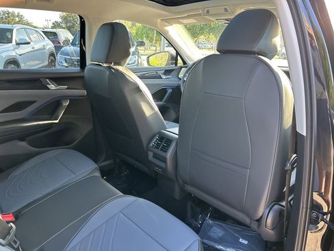 New 2026 Volkswagen Tiguan SE AWD/4WD image 47