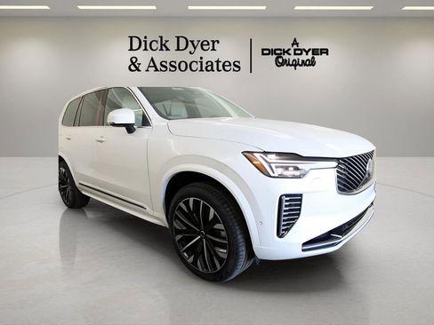 New 2026 Volvo XC90 T8 Plus w/ Protection Package Premier image 9