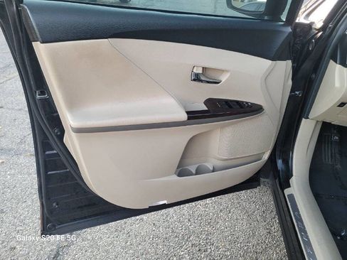 Used 2011 Toyota Venza image 8
