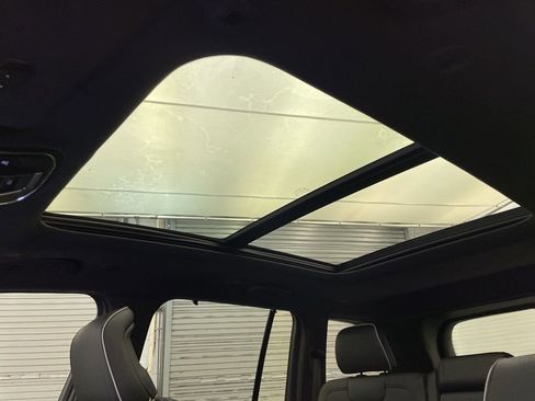 New 2025 Jeep Grand Cherokee Summit image 22