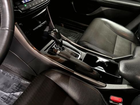 Used 2016 Honda Accord Sport image 18