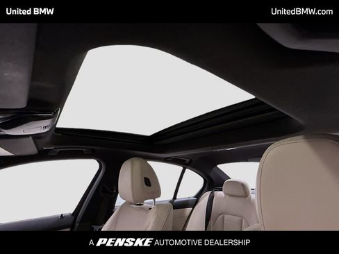 Used 2019 BMW 330i Sedan w/ Convenience Package image 11