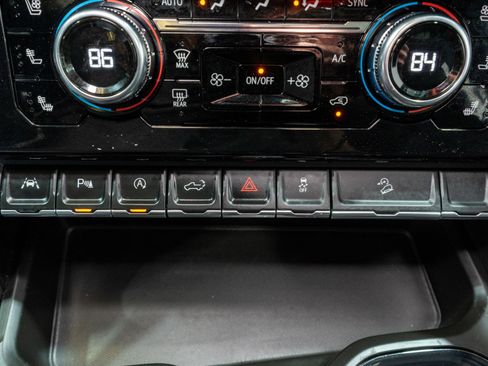 Used 2024 GMC Sierra 1500 AT4 w/ Technology Package image 27