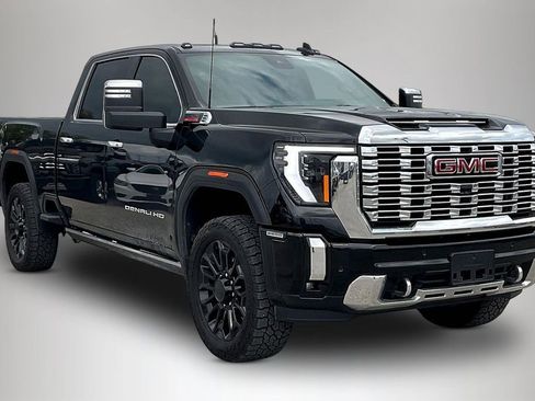 Used 2025 GMC Sierra 2500 Denali w/ Denali Reserve Package AWD/4WD image 1