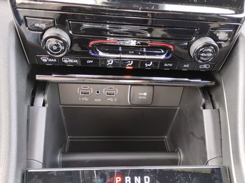 New 2025 Jeep Grand Cherokee Laredo w/ Trailer Tow Package image 24