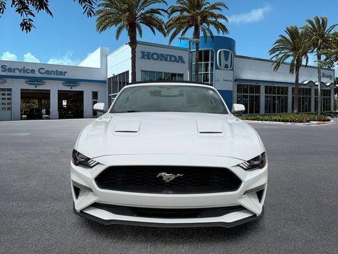 Used 2019 Ford Mustang Convertible RWD image 3