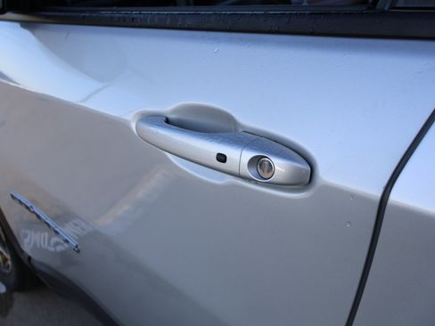 Used 2024 Jeep Compass Limited image 23