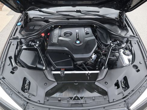 Used 2018 BMW 530i w/ Premium Package image 32