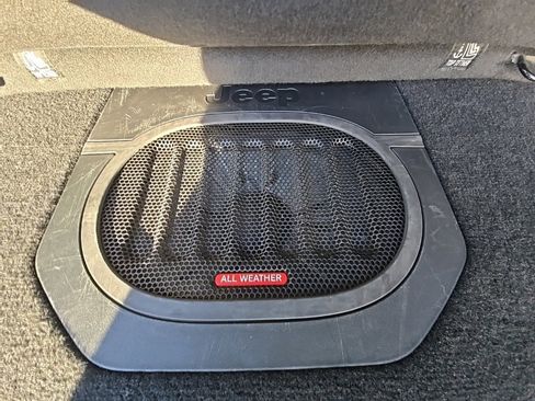 Used 2024 Jeep Wrangler Sport S image 20