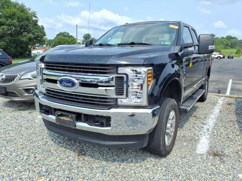 Used 2018 Ford F250 XLT w/ Snow Plow Prep Package AWD/4WD image 3