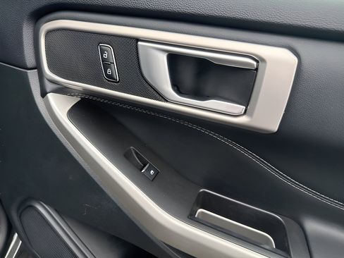 Certified 2023 Ford Explorer XLT w/ Equipment Group 202A image 8