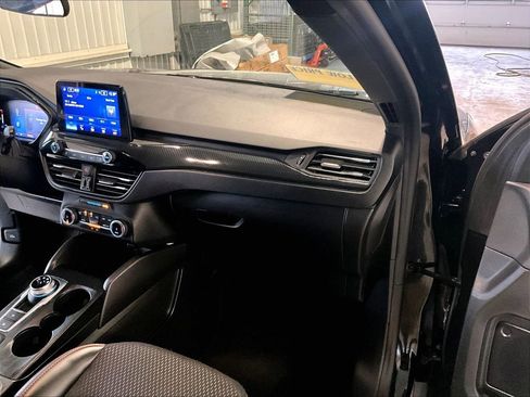 Used 2025 Ford Escape ST-Line image 13