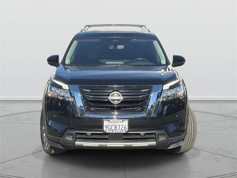 Used 2023 Nissan Pathfinder SL w/ SL Premium Package image 2
