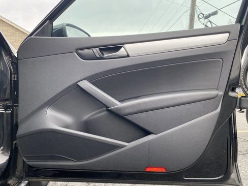 Used 2013 Volkswagen Passat 2.5 SE image 17