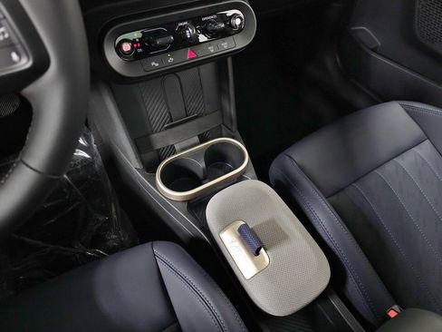 New 2025 MINI Cooper 2-Door Hardtop image 27