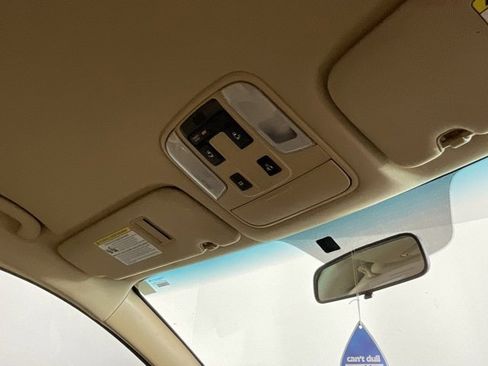 Used 2016 Kia Sedona LX w/ LX Convenience Package image 16