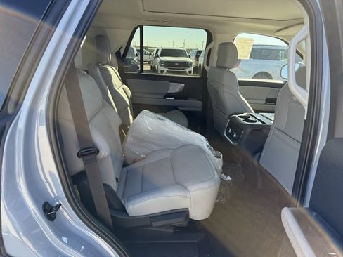 New 2025 Ford Expedition Active image 10