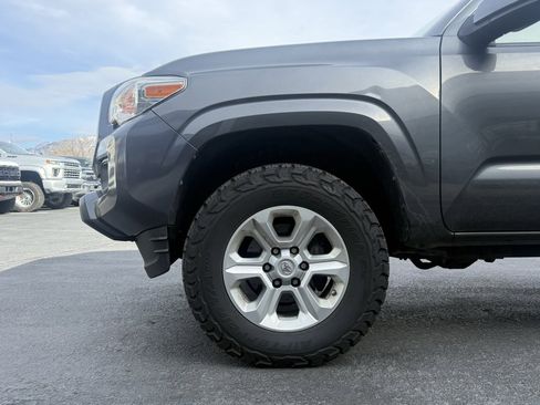 Used 2018 Toyota Tacoma SR w/ SR Convenience Package image 28