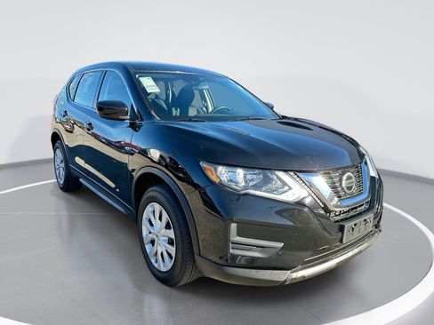 Used 2019 Nissan Rogue S image 1