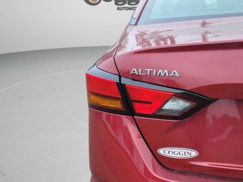 Used 2024 Nissan Altima 2.5 SV image 22